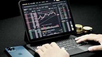 Comprendre les raisons de la chute des crypto-monnaies